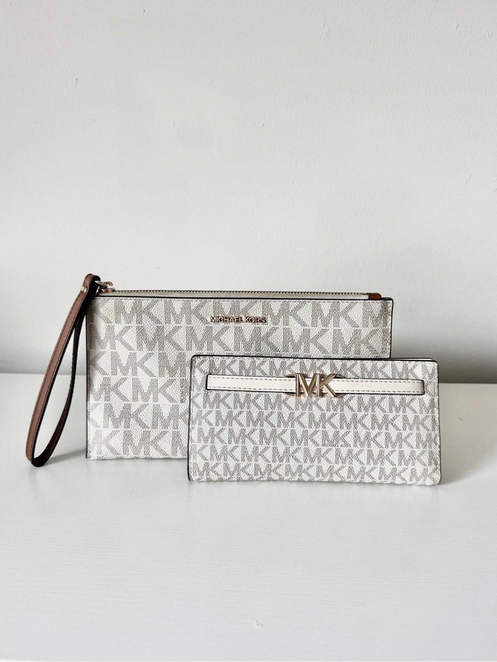 Michael Kors White Logo Wristlet & Card Case Set with Gold Hardware